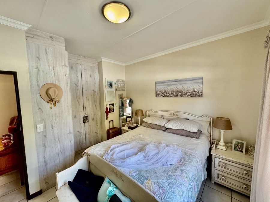 3 Bedroom Property for Sale in Van Der Hoff Park North West